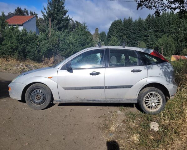 FORD FOCUS 1.8 16V CLX    -    1602 - Imagen 4
